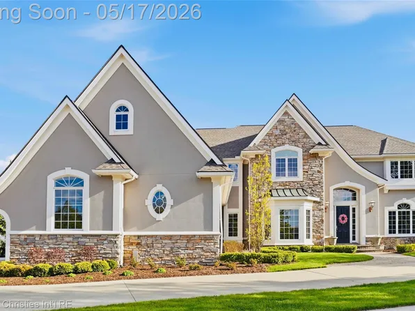 5011 Rockaway Ln, Clarkston, MI 48348