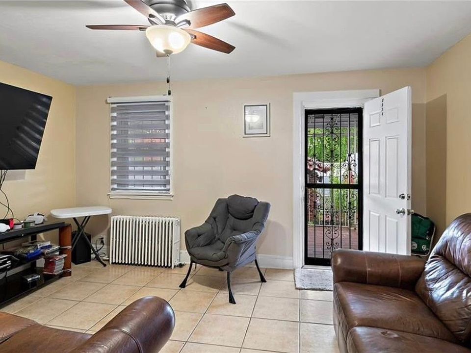 1st image of 2934 Tenbroeck Ave Floor 1