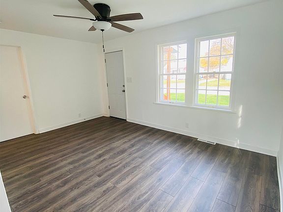 4th image of 329 E Greenview Ave