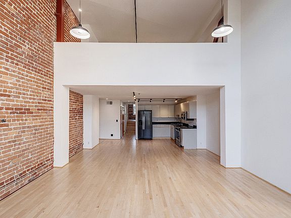 4th image of 701 Minnesota St APT 228