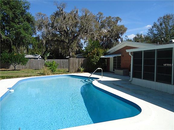 2nd image of 60 Village Cir