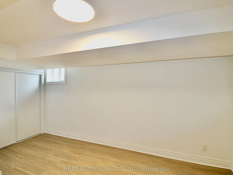 12 Banbury Ct — Photo 38
