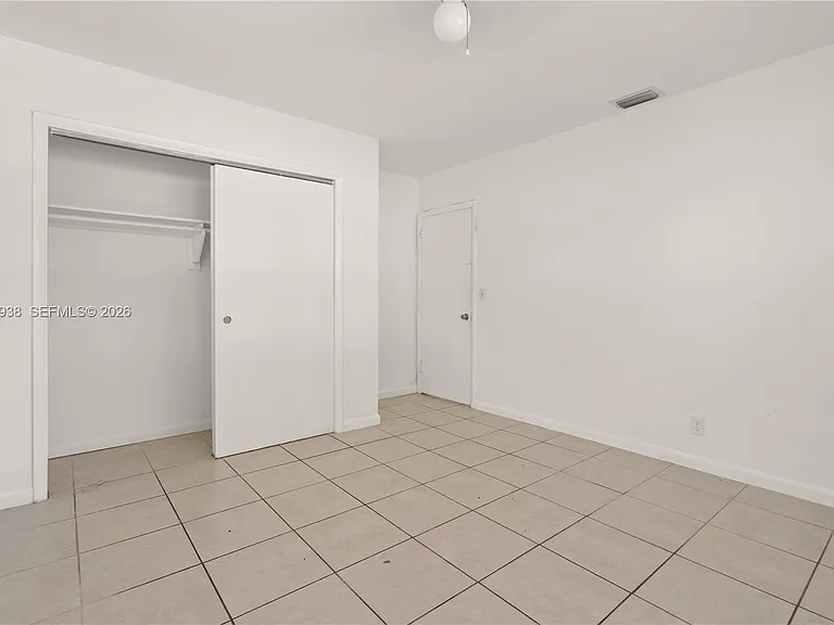 501 SW 9th St #1-2 — Photo 12