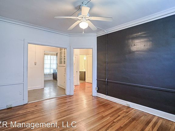 4th image of 1969 Poplar Ave #16