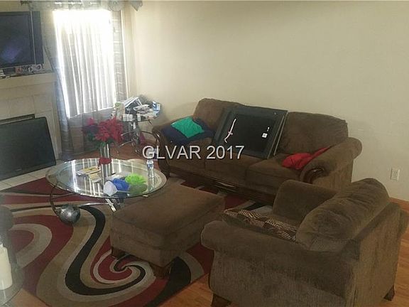 4th image of 1104 Barton Green Dr