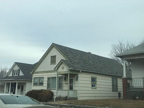 3rd image of 2627 Sacramento St