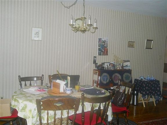 2nd image of 132 Woodbine St