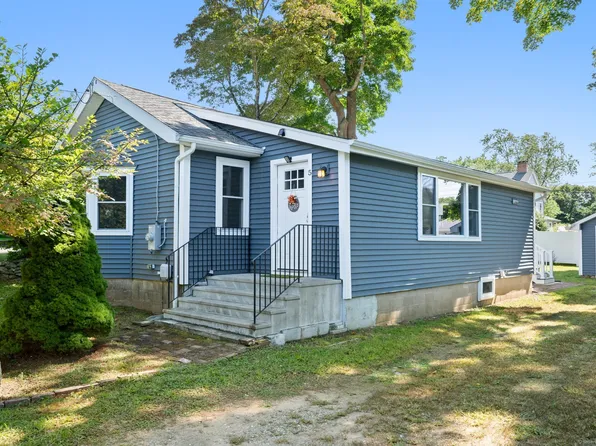 5 Maple Street, East Lyme, CT 06357