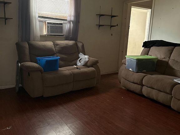 5th image of 1750 BUNCHE Street