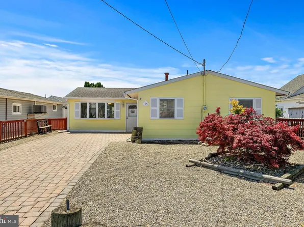 15 Lake Singleton Ct, Little Egg Harbor, NJ 08087