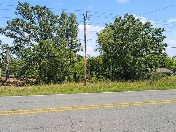 3rd image of 2413 Price Rd