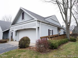 1771 Chateauridge Dr SW, Wyoming, MI 49519