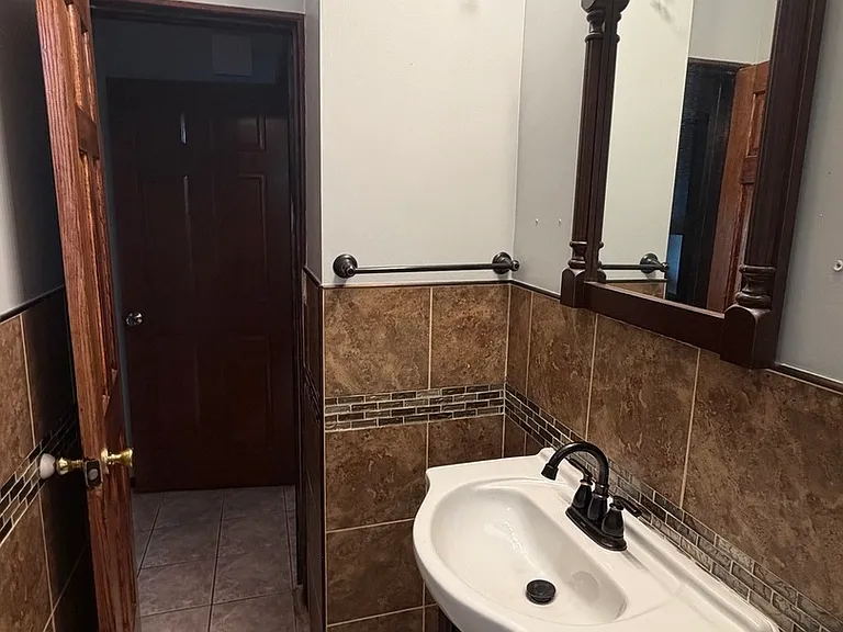39 Leonard St #1 — Photo 10
