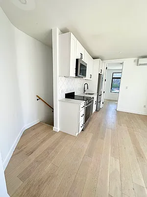 Rented by Camelot Realty Group | media 21