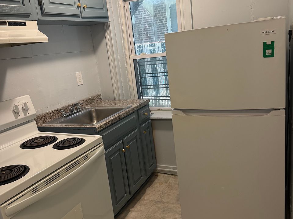 1st image of 2925 W 3rd St APT 1