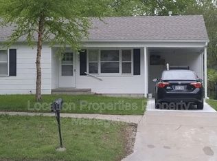 326 E 19th St, Lawrence, KS 66044