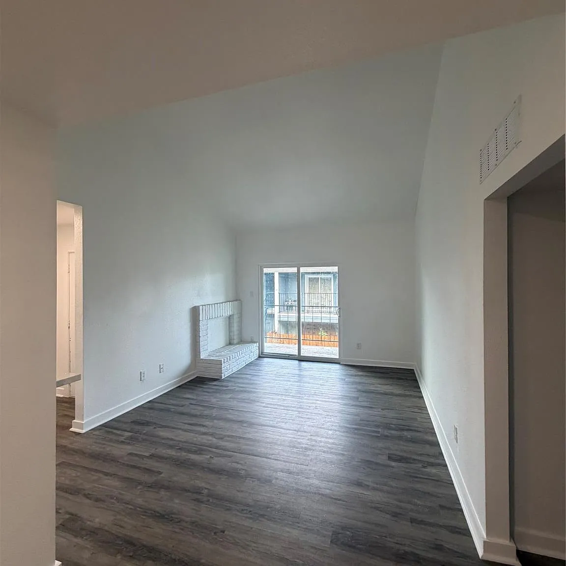 2 bed, 2.0 bath, 1122 sqft, $1,300 — Photo 4