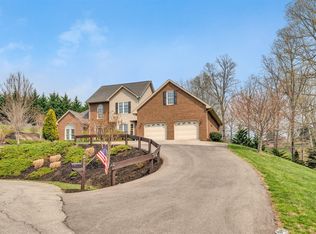 208 Stonewall Dr, Daleville, VA 24083