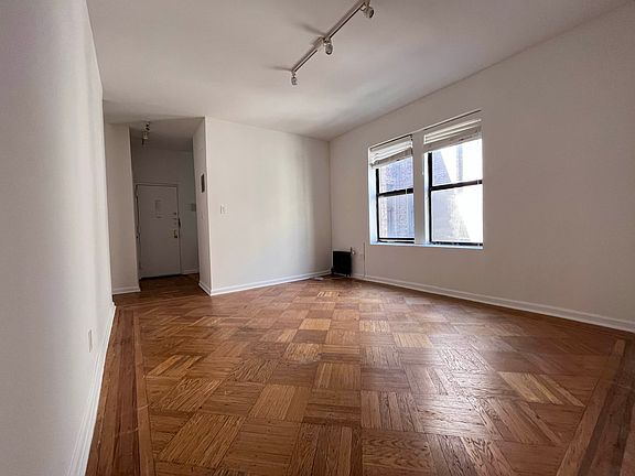 4th image of 446 Saint Johns Pl #C-6