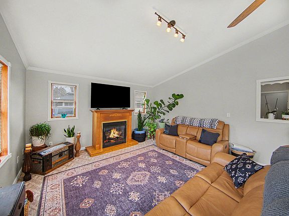 4th image of 411 Park Rd
