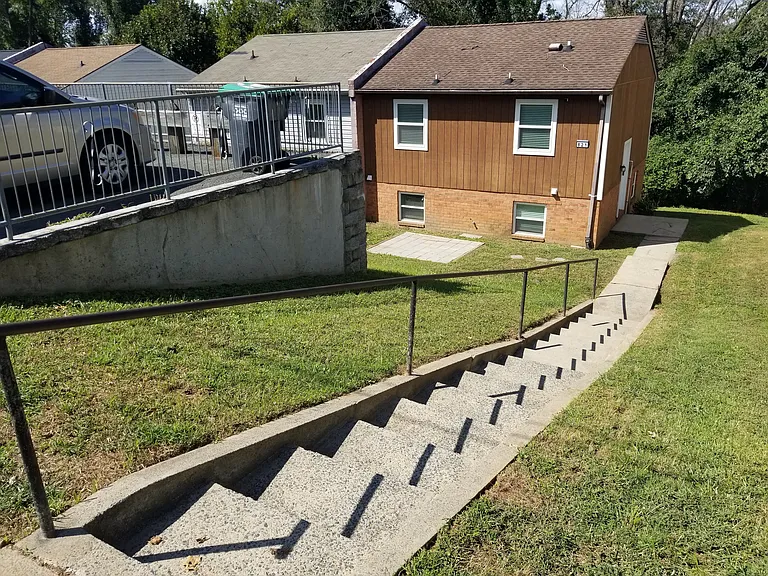 821 Ridge St — Photo 10