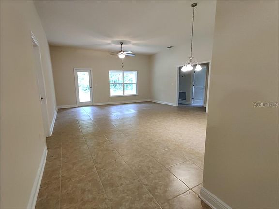 4th image of 402 Ashton Woods Ln