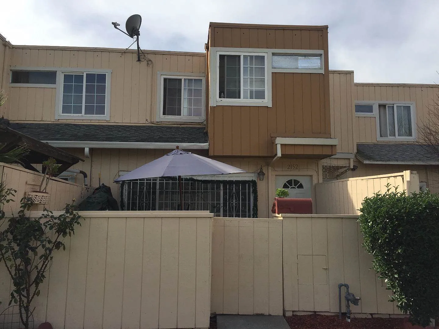 2152 Luz Ave photo 1