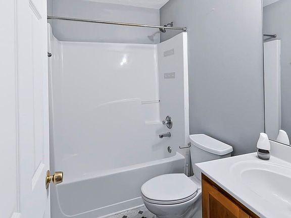 5th image of 1610 Brisbane Dr