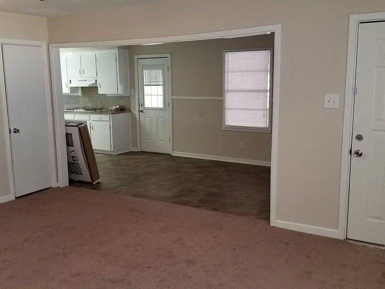 908 Cherryhill St — Photo 7