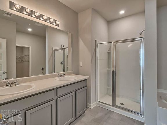 4th image of 1528 Brangus Dr