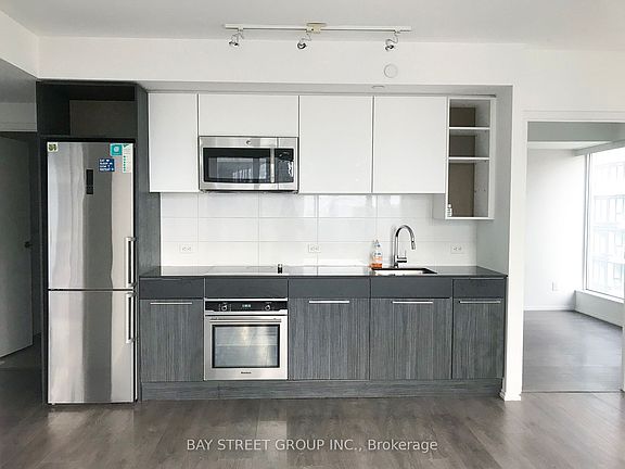 3rd image of 68 Shuter St #2705