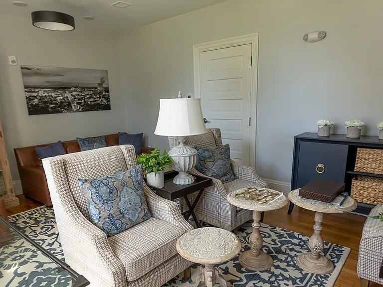Adams House — Photo 12