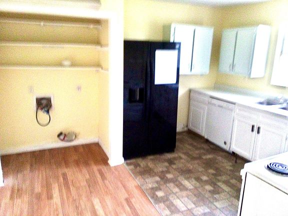 4th image of 182 Angelia Dr