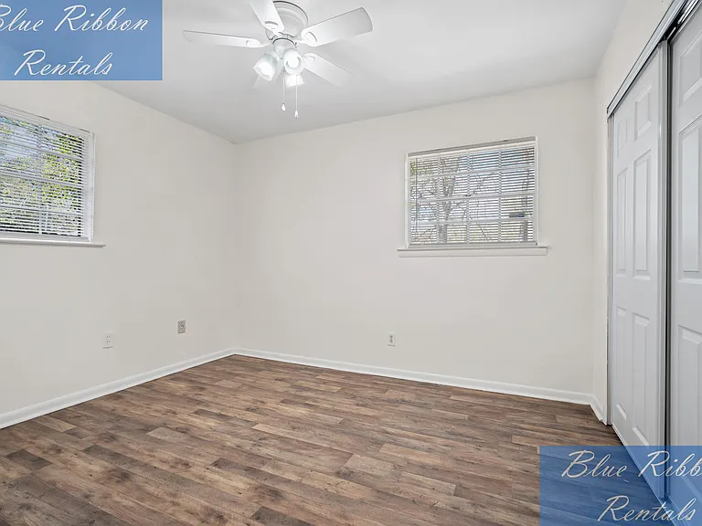 2712 Moot Ave — Photo 12