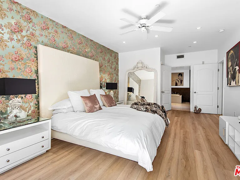 718 N Croft Ave #103 — Photo 9