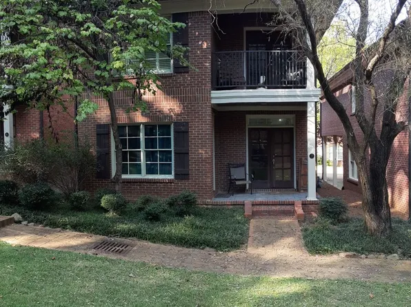 1524 Jackson Ave E, Oxford, MS 38655