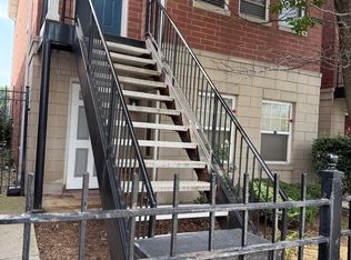 649 W Division St #B, Chicago, IL 60610