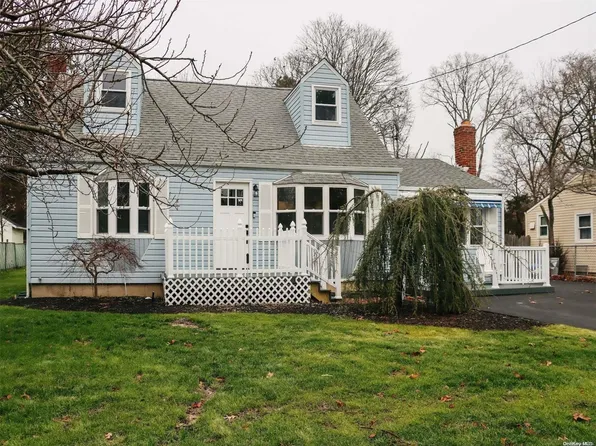 7 Bonnybill Drive, Centereach, NY 11720