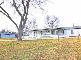 188 Manning Dr, Eldon, MO 65026