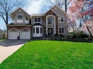 383 Canterbury Dr, Ramsey, NJ 07446