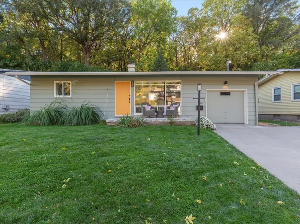 14 Lynnwood Dr, Council Bluffs, IA 51503