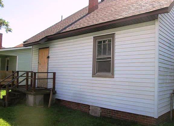2nd image of 2122 Orcutt Ave