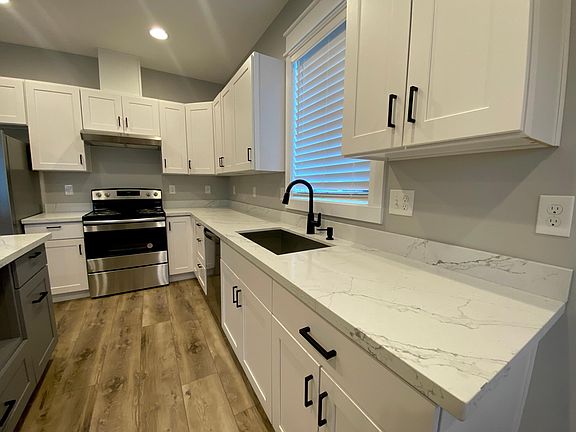 3rd image of 2506 55th Ave NE