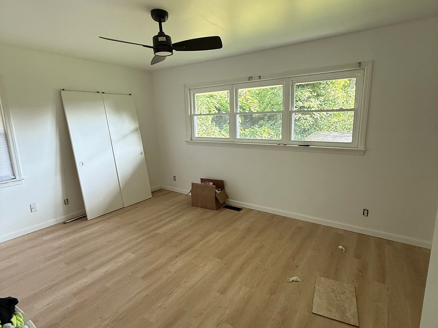 5 bed, 3300 sqft, $1,850 — Photo 3