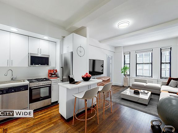 3rd image of 140 E 46th St APT 8N