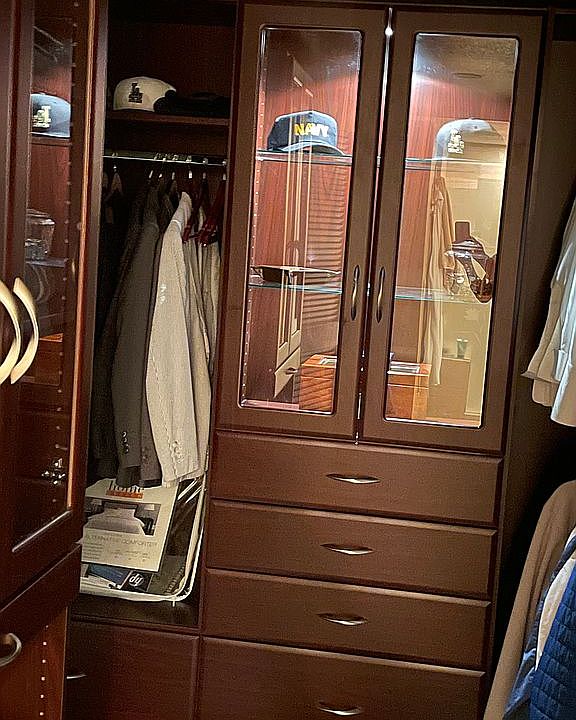 Master closet 