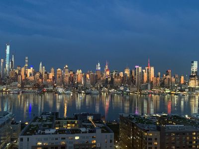 899 Boulevard E, Weehawken, NJ, 07086