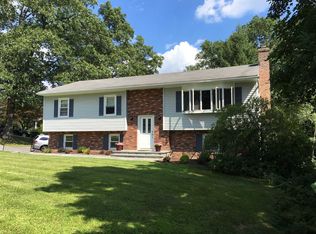 49 Wayacross Rd, Mahopac, NY 10541