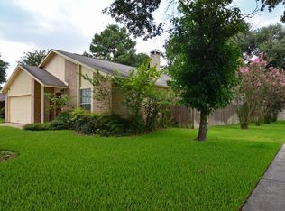 9402 Magnolia Ridge Dr, Houston, TX 77070