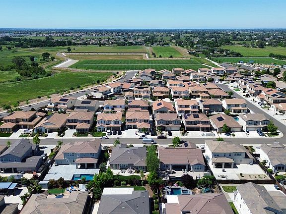3rd image of 8026 Prairie Hawk Way